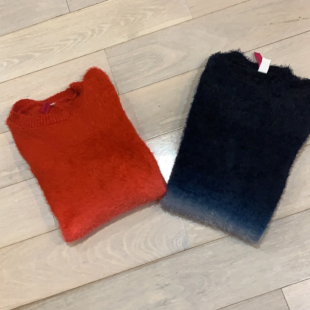 ❣️Universal Fashion❣️Bundle of 2 ombré sweaters ❣️❤️great quality and very warm